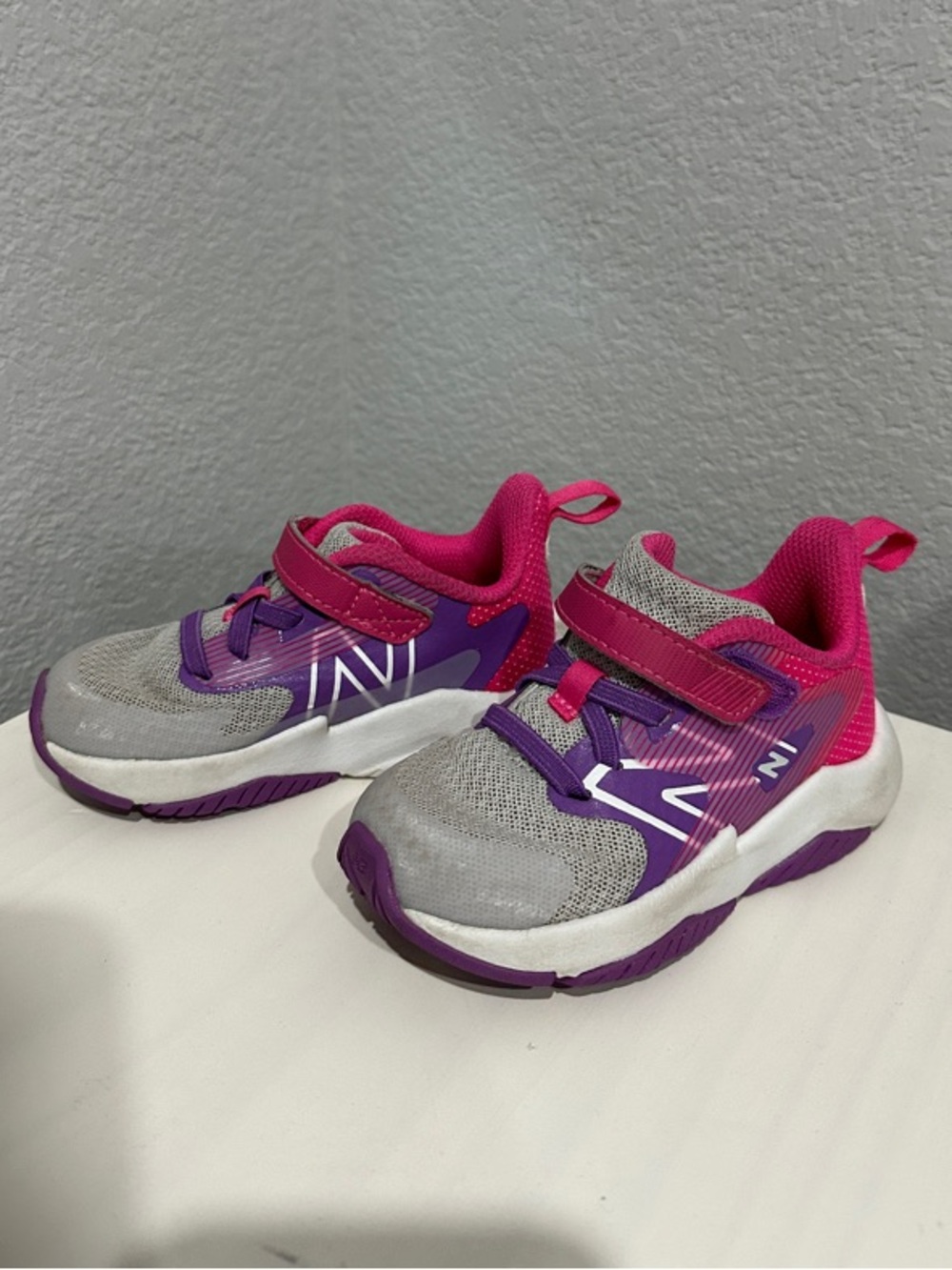 New Balance Toddler Gray and Pink Athletic Sneakers - Toddler Size 7